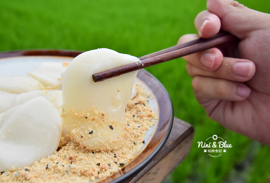 草屯麻糬 | 草屯隱藏版麻糬攤,傳統吃法撒上花生粉,Q彈有香氣,在地人推薦 草屯麻糬 | 草屯隱藏版麻糬攤,傳統吃法撒上花生粉,Q彈有香氣,在地人推薦
